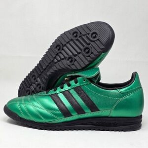 Adidas Women's 6.5 Emerald and Black Athletic Shoes